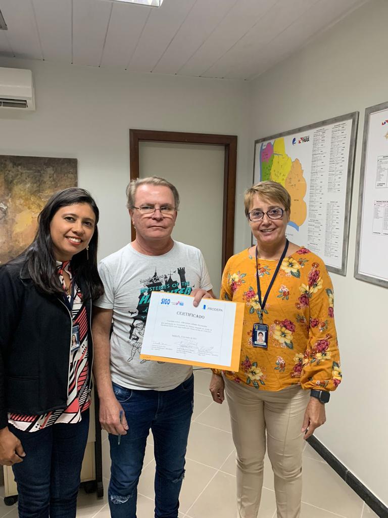 Entrega de certificado após o treinamento do SIGO - COSANPA