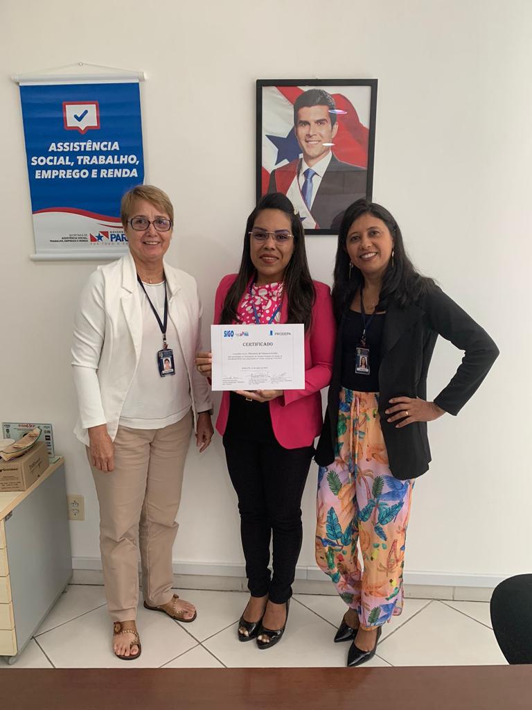 Entrega de certificados após o treinamento do SIGO a SEASTER